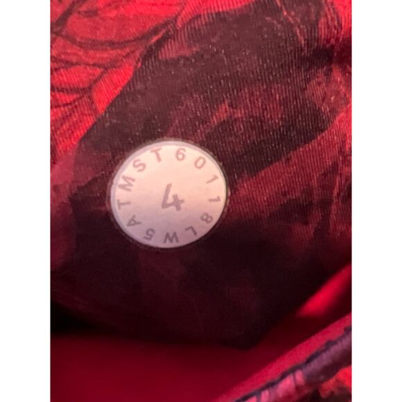Lululemon Fast and Free red floral athletic leggings CarmineTrue women size 4 - Picture 4 of 5